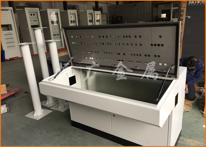 操作臺(tái)內(nèi)部